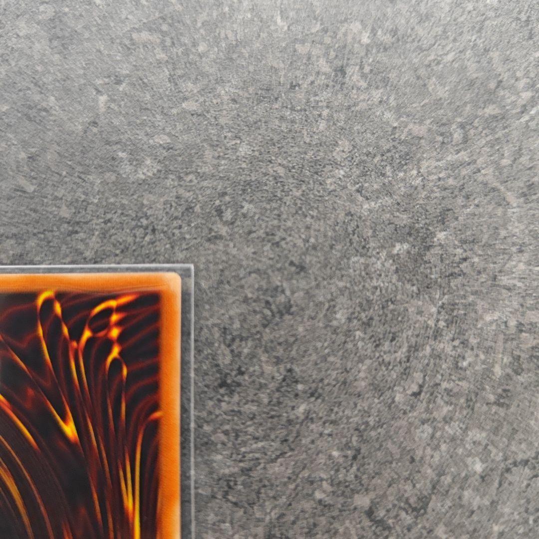 極美品　混沌の黒魔術師　レリーフ　遊戯王