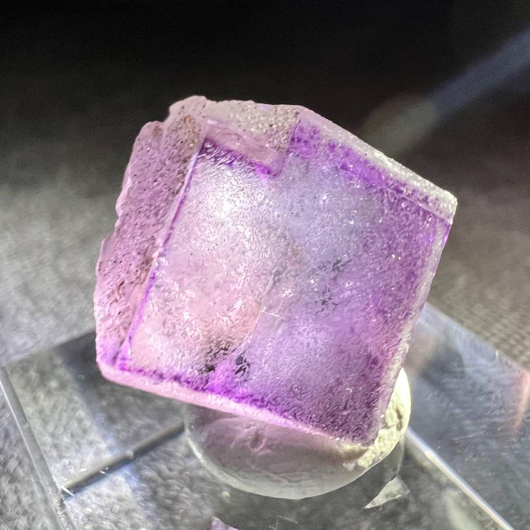 ヤオガンシャン産　「バイオレット」ゾーニング「ラベンダーカラー」フローライト