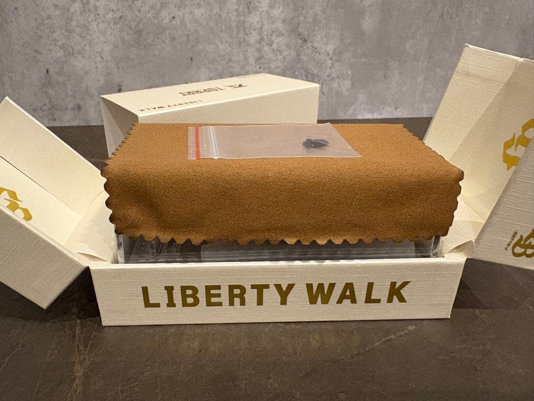 トップアート 1/64 ランボルギーニ カウンタック LBWK ブラック