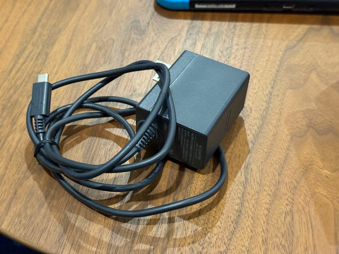 Nintendo Switch本体Joy-Con、有線LAN対応純正dock付き