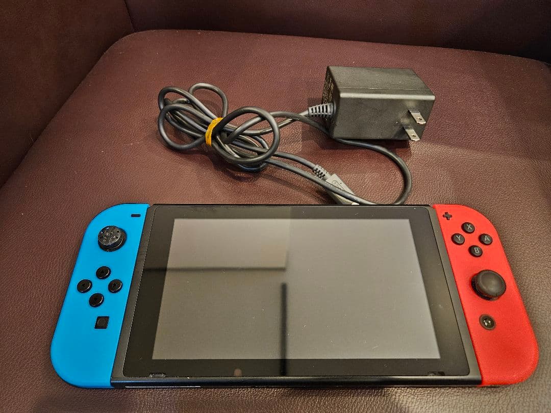 Nintendo Switch 本体 Joy-Con 充電器付きバッテリー強化版