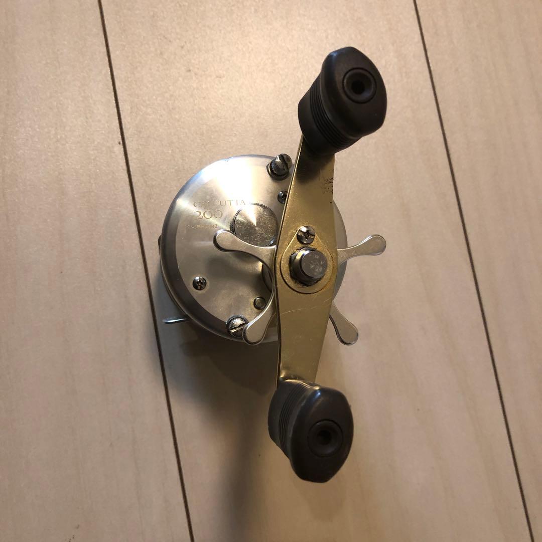 SHIMANO ベイトリール シルバー ダブルハンドル