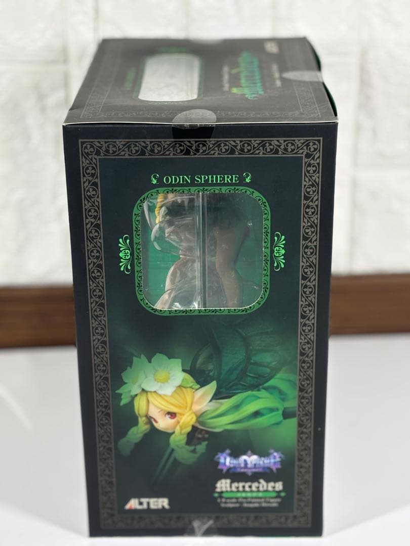 未開封ALTER Mercedes 1/8スケール フィギュア完成品