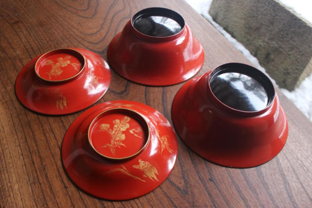 傷あり！時代金縁朱漆に優美な松鶴亀沈金の映える大椀2点（検輪島塗沈金椀雑煮椀