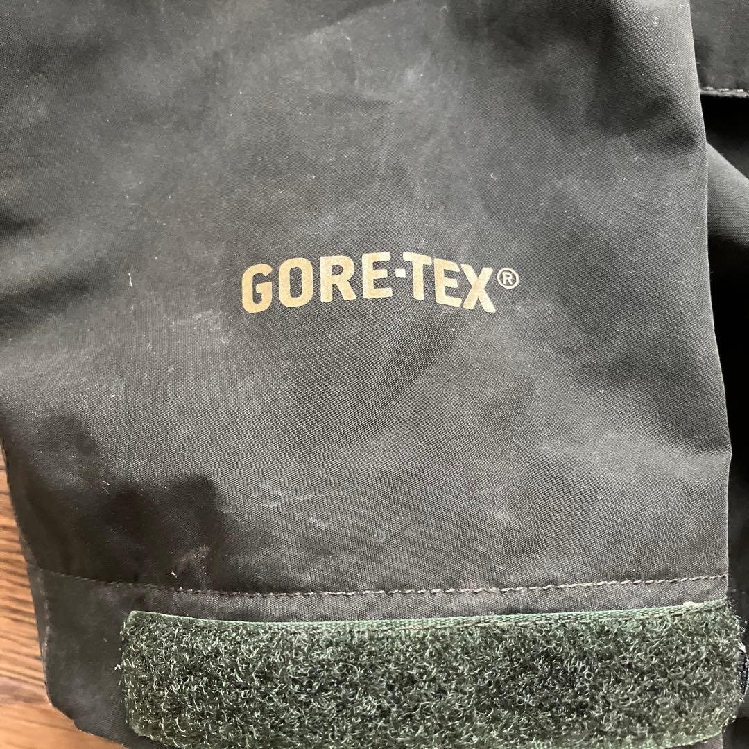 Simms GORE-TEXフィッシングガイドジャケット ダークグリーン