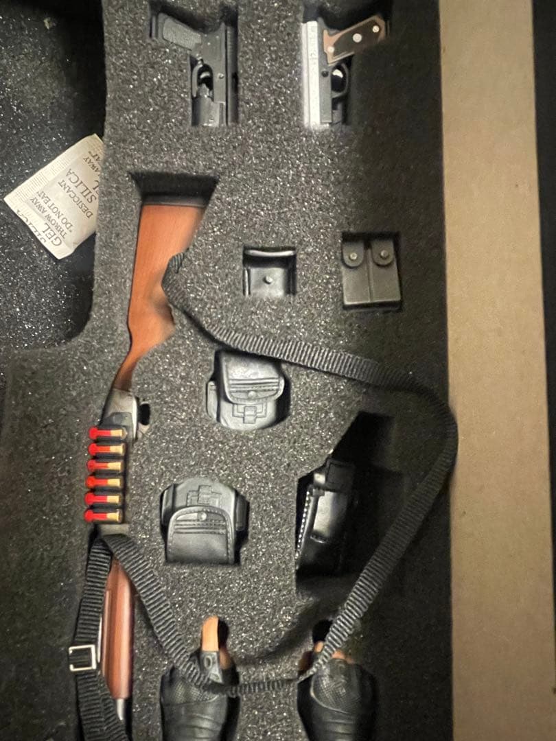 レオン・S・ケネディ フィギュア　1/6 RE4 バイオハザード