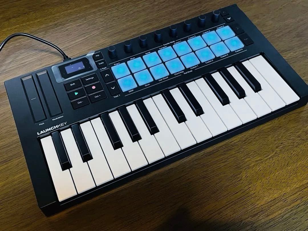 Novation Launchkey mini mk4 25 ほぼ新品 全て付属