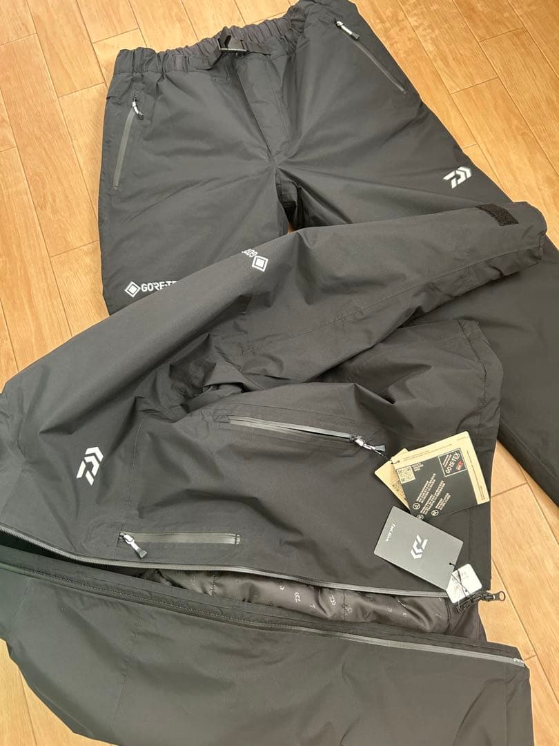 2/14-2/22のみ出品　ダイワ DW-1925 (ブラック／L) 上着のみ