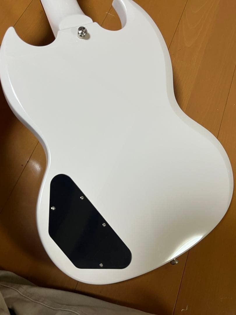 エピフォン YungBlud SG Junior Classic White