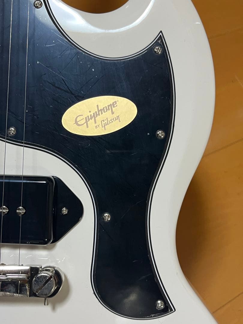 エピフォン YungBlud SG Junior Classic White