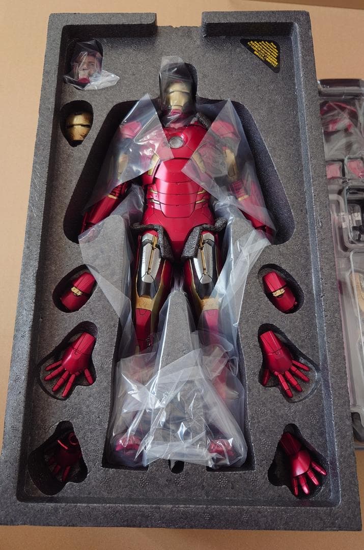 ムービー・マスターピース アベンジャーズ 1/6 アイアンマン・マーク7