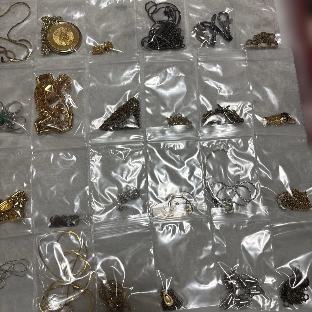 遺品整理品❗️アクセサリー まとめ売り 大量 ジャンク品 ネックレスなど