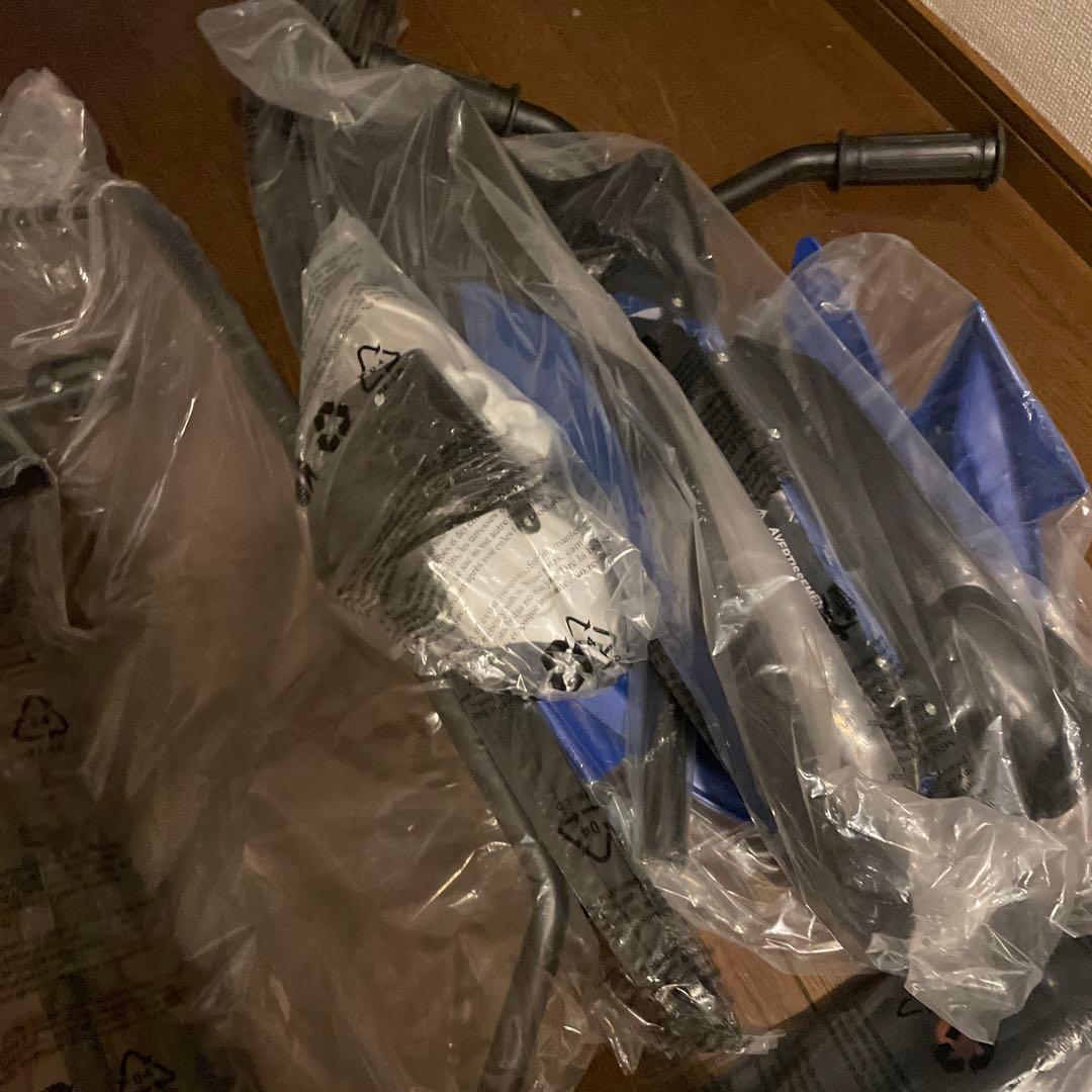 2/1までの出品‼️新品未使用！YAMAHA スノーモービル型ソリ　青　ヤマハ