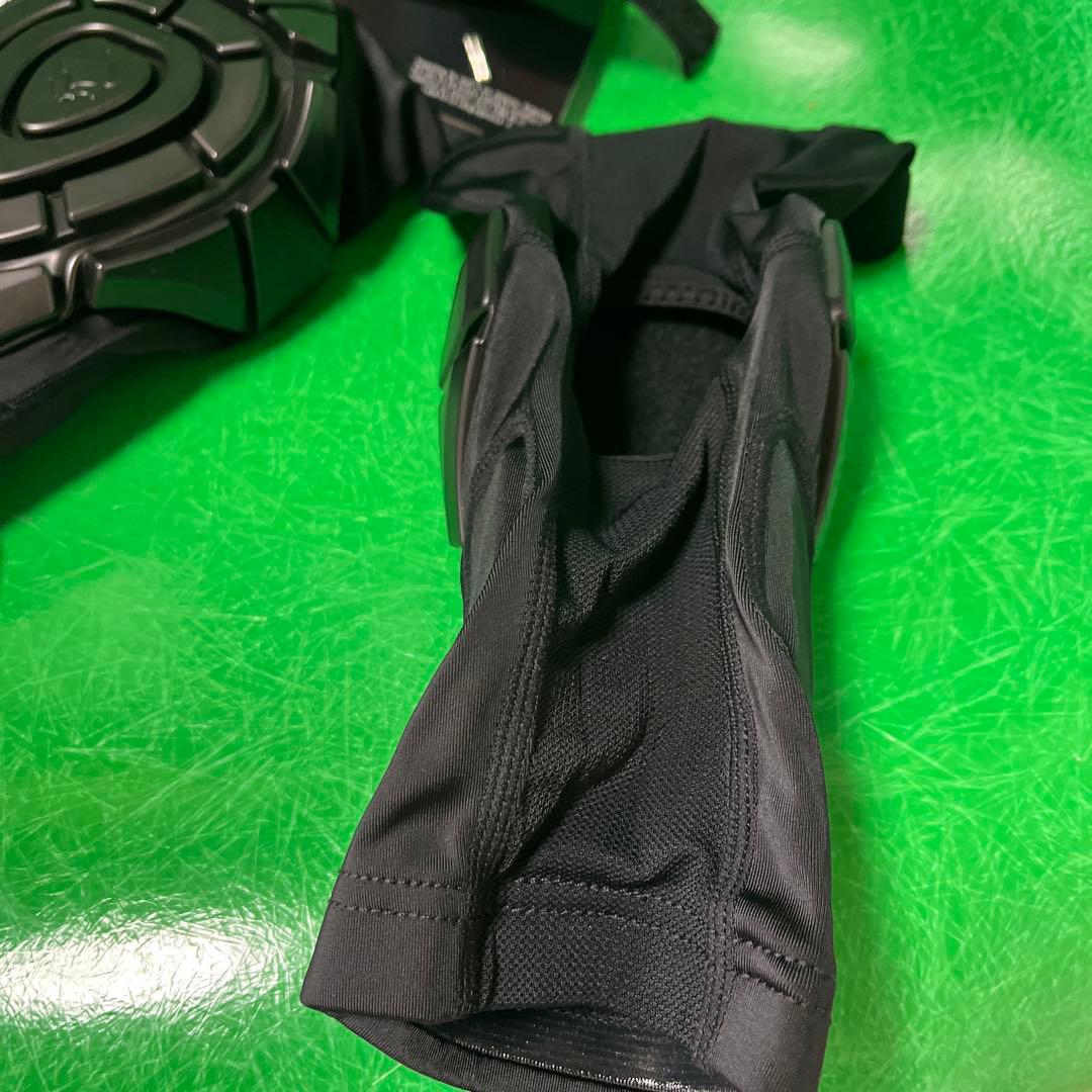 TSG プロテクター　S/M サイズ　ブラック