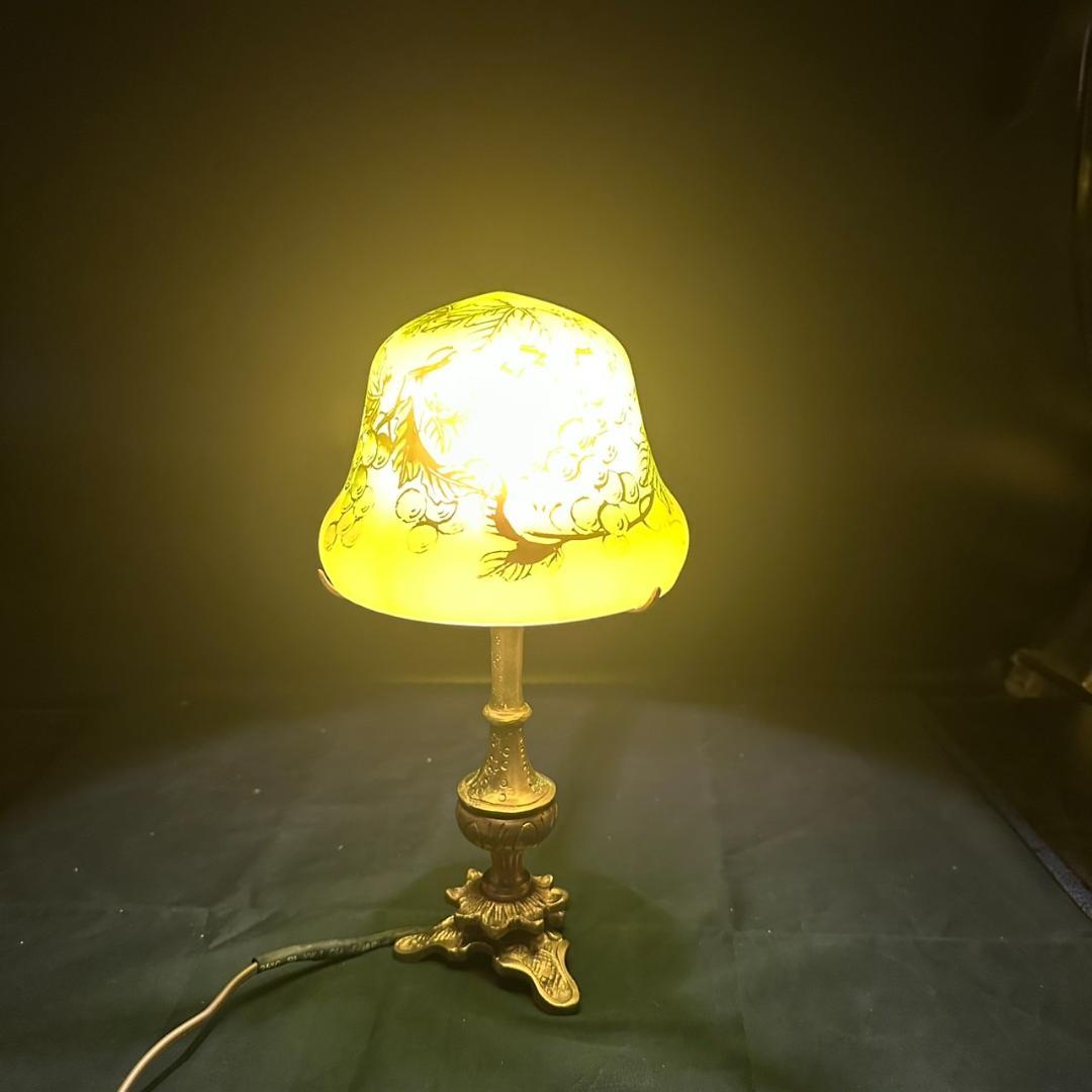 エミールガレ 真鍮台座　ランプ　1灯照明　 カメオ彫り　被せガラス 高さ32cm
