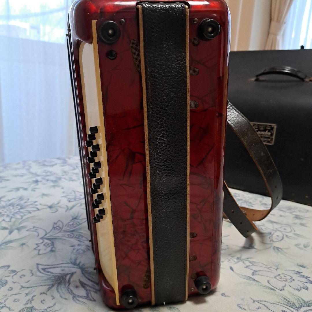 Italy製Recanati アコーディオン 30鍵 レッド、ケース付