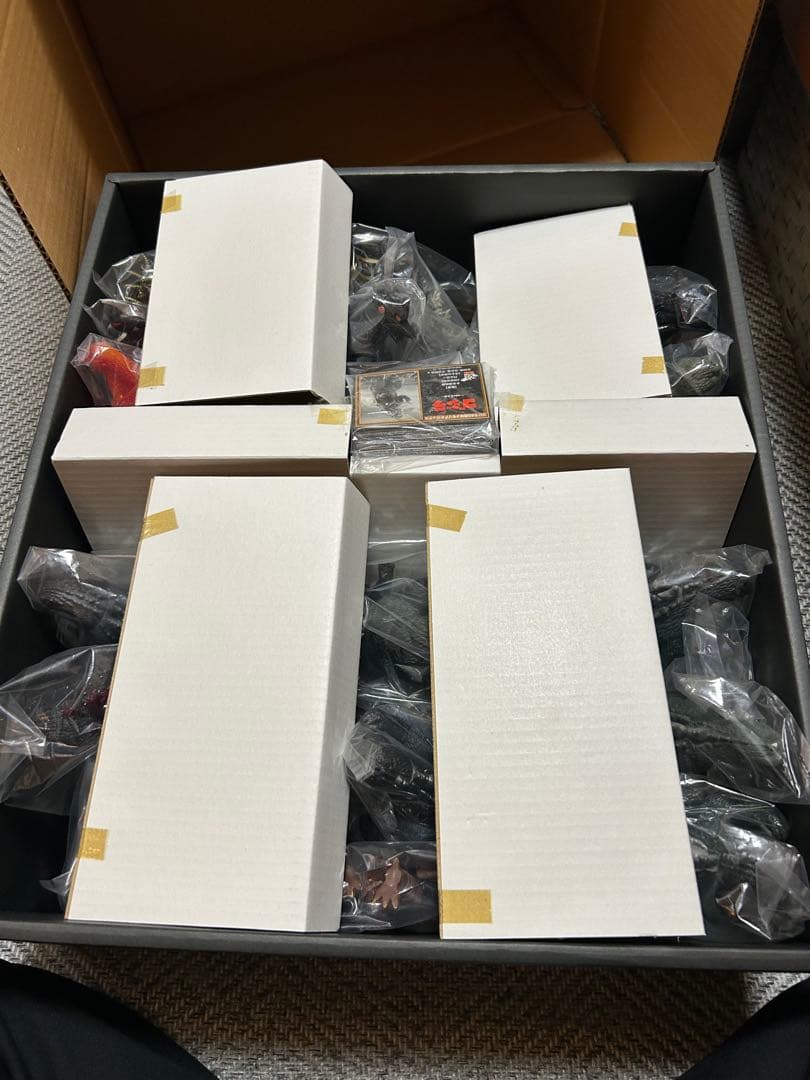 （希少）未使用品、美品　　ゴジラ50周年メモリアルボックス