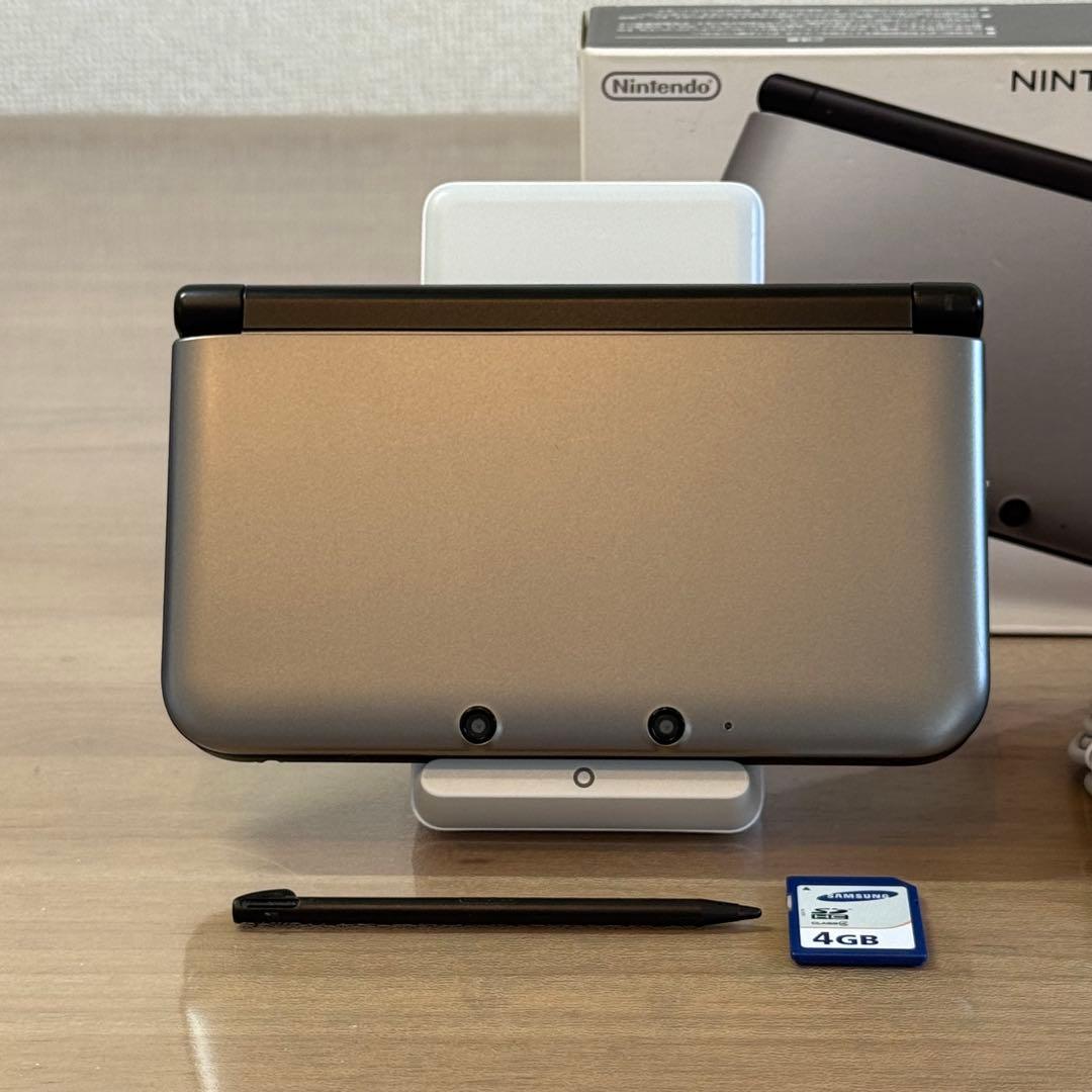 7-187 ニンテンドー3DS LL シルバー×ブラック 箱付き