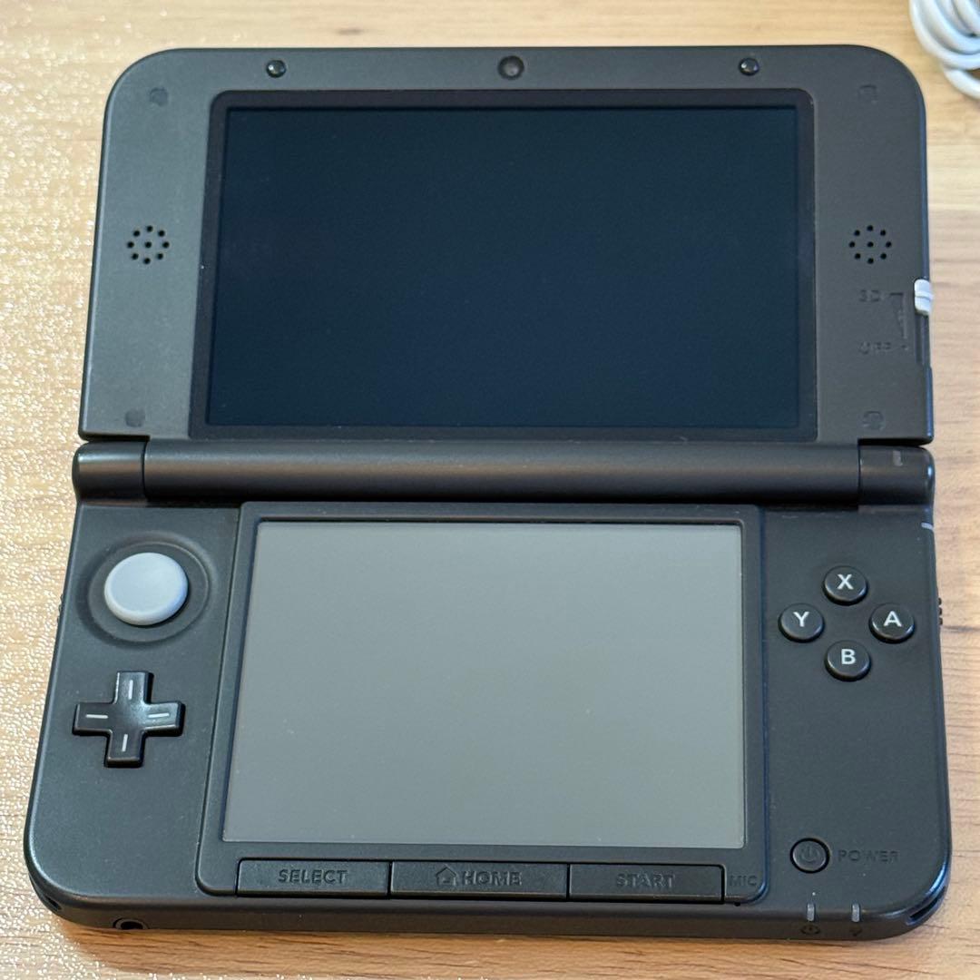 7-187 ニンテンドー3DS LL シルバー×ブラック 箱付き