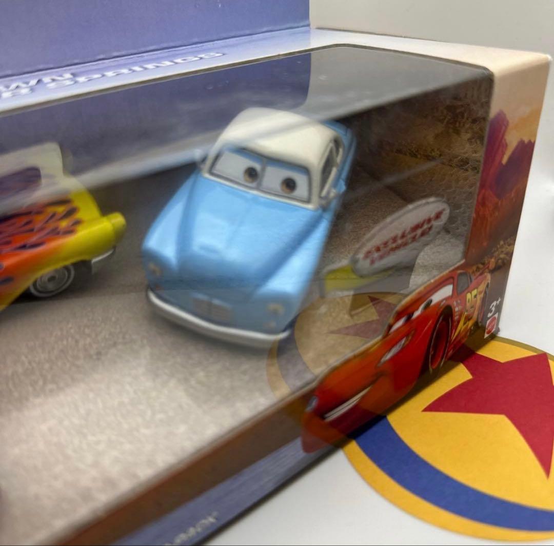 カーズ マテル TOWN RADIATOR SPRINGS ミニカー