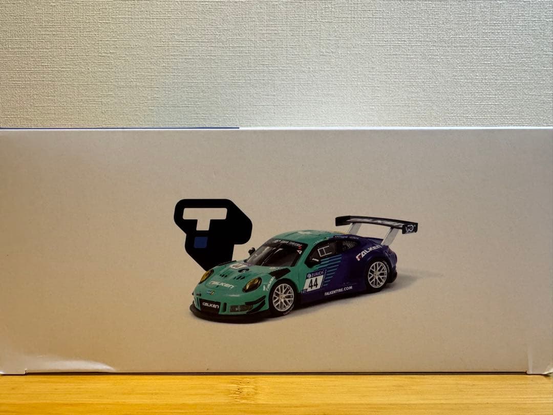 ミニカー TARMAC Porsche911GT3R PIT GARAGE DIORAMA