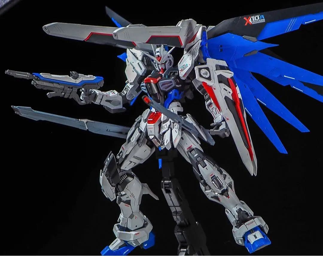 モデルグラフィックス参考作品　MGEX ストライクフリーダム　全塗装　完成品