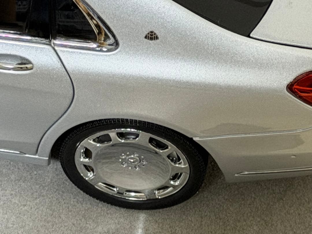 ミニカー Almost Real 1/18 Mercedes Maybach S600