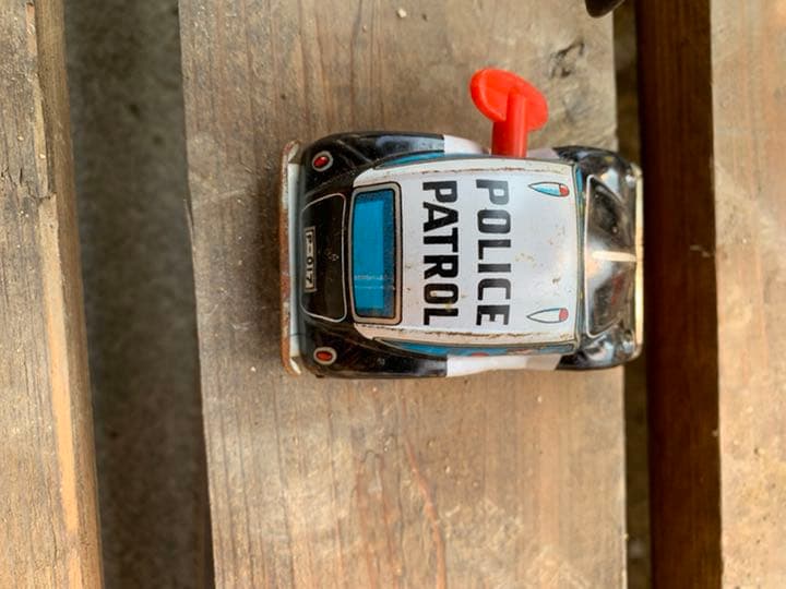 まだまだ、ゼンマイok ブリキのパトカー　アンティークミニカー