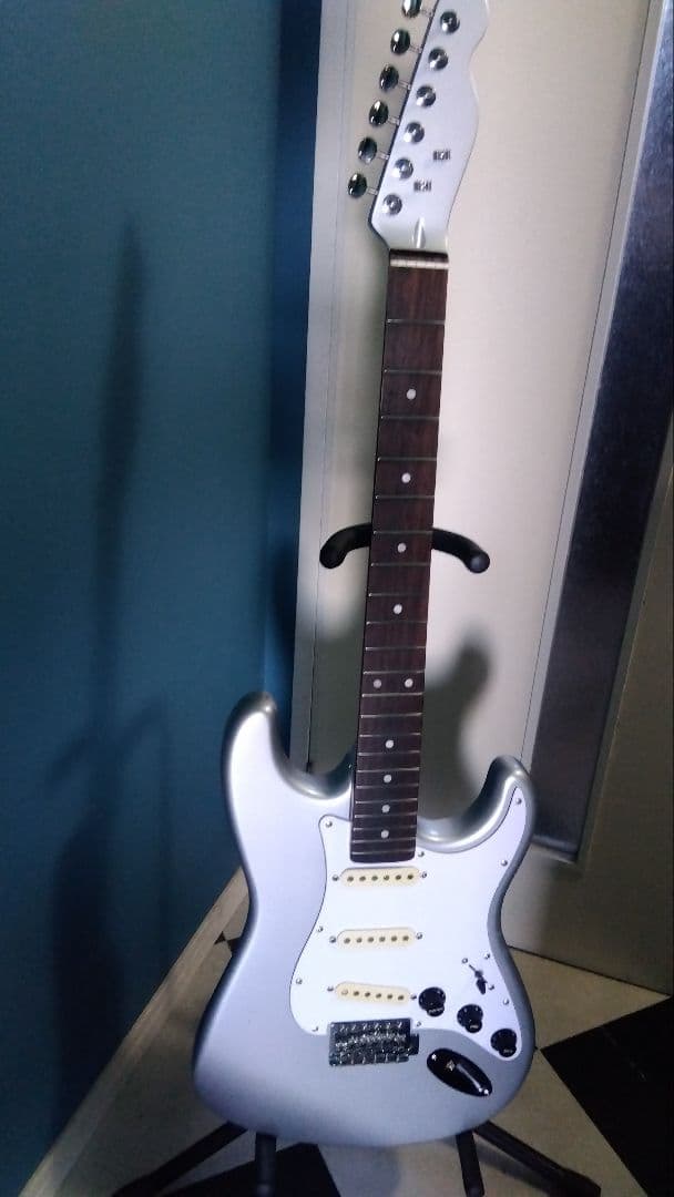 エレキギター…シルバーカラー！大幅値下げ！
