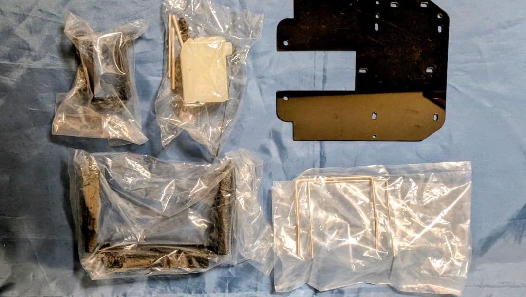 ロ*ー様 CBぶんけんmytechブラックシャドウ1／12エンジンRC 組み立て