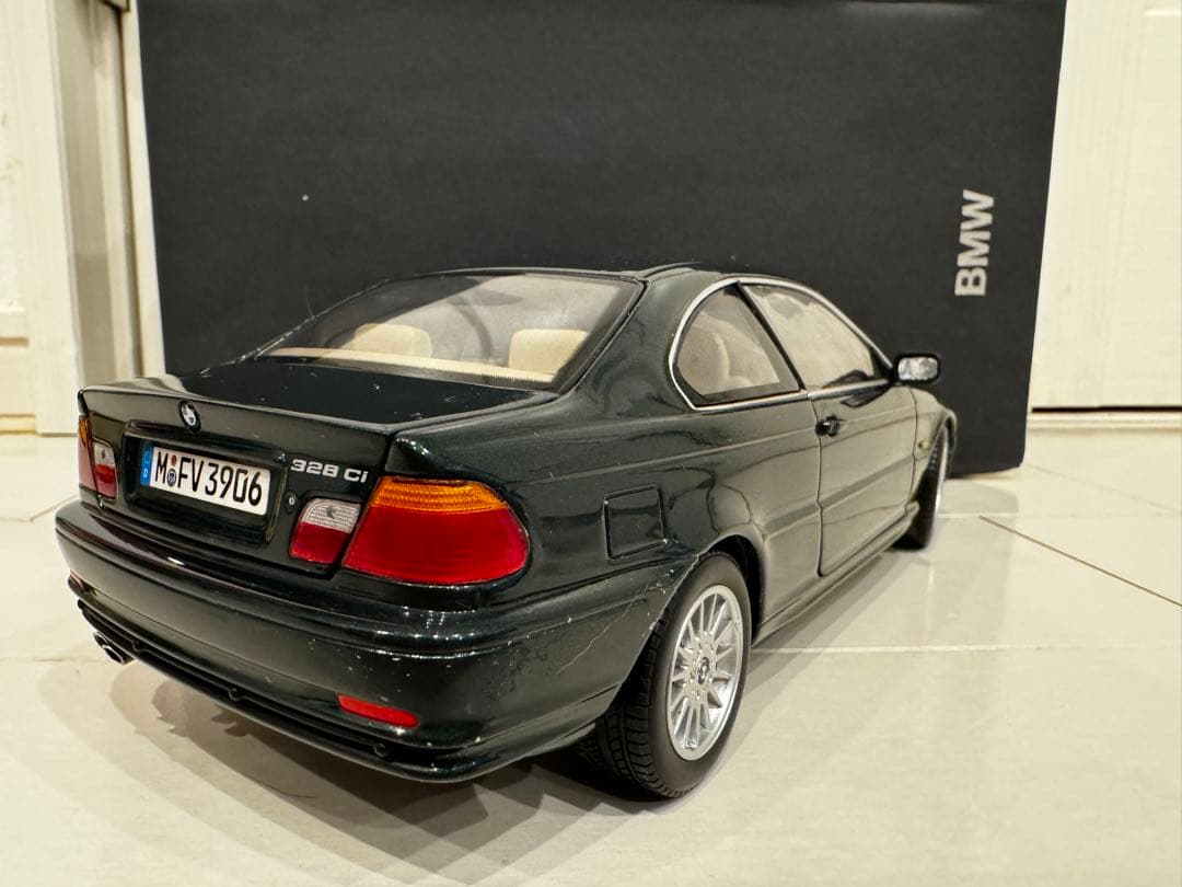  328Ci E46 Green 京商 ディーラー別注 1/18