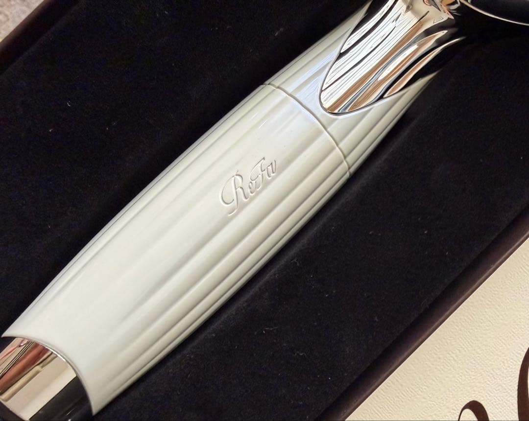 ReFa シャワーヘッド シルバー/ホワイト