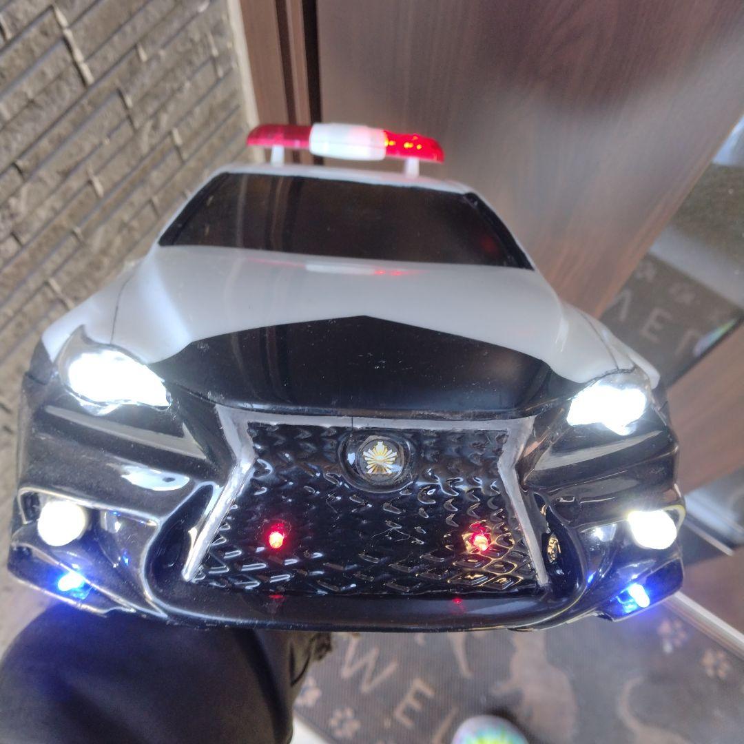 パトカー LEXUSラジコンタミヤTT-02
