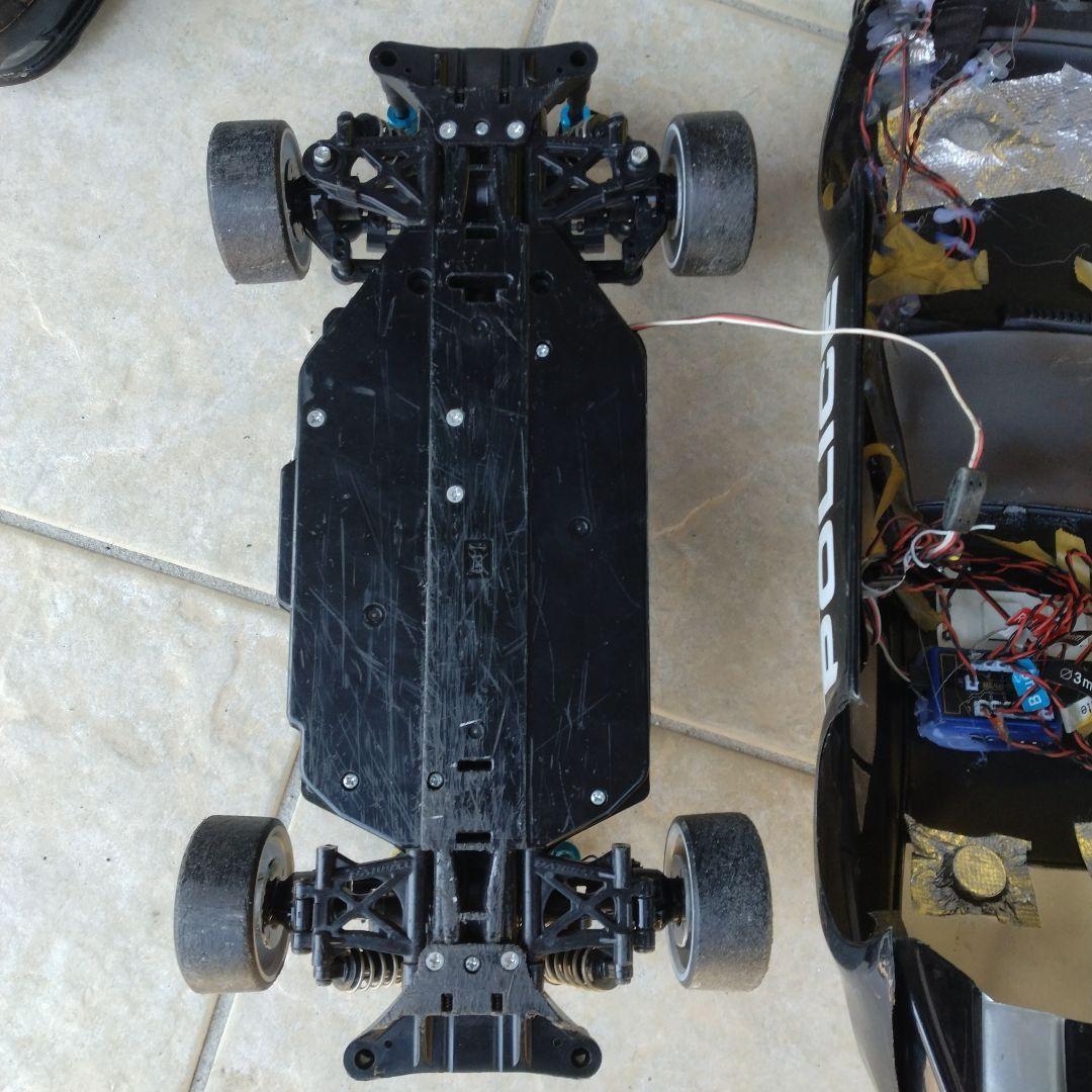 パトカー LEXUSラジコンタミヤTT-02