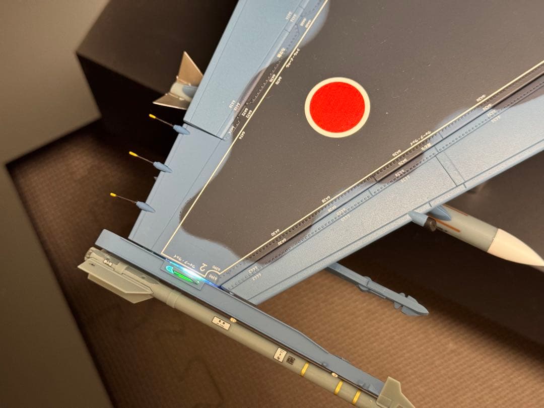 ディアゴステーニF-2A 戦闘機　専用ディスプレイケース付き