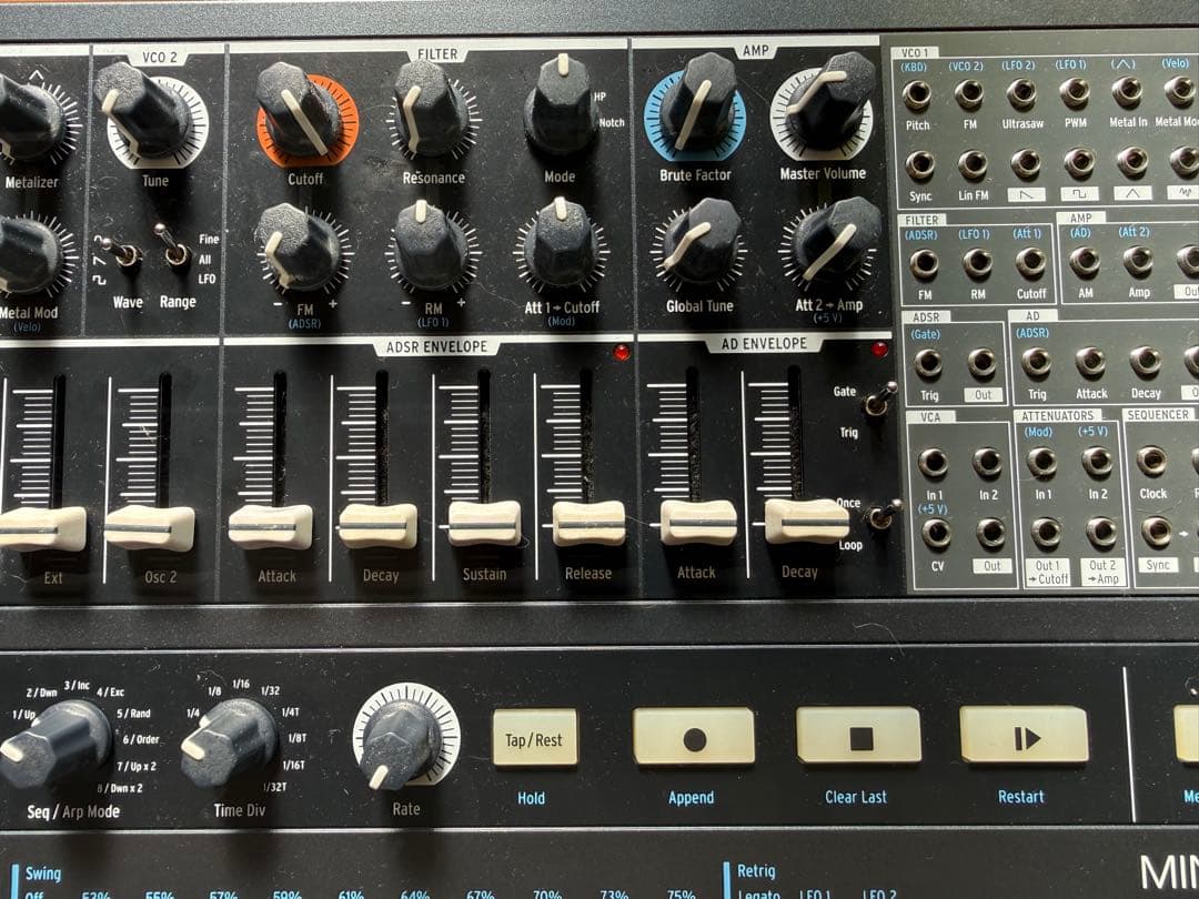 ARTURIA MINIBRUTE 2 アナログシンセサイザー