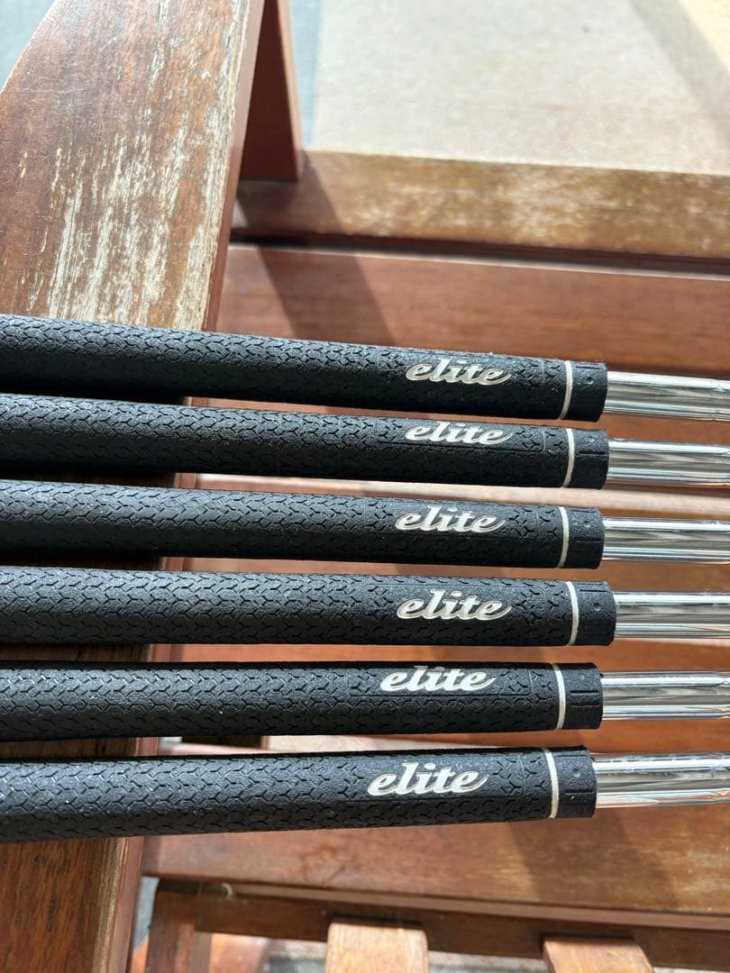 Dynamic Gold S200 シャフト Eliteグリップ　5-P