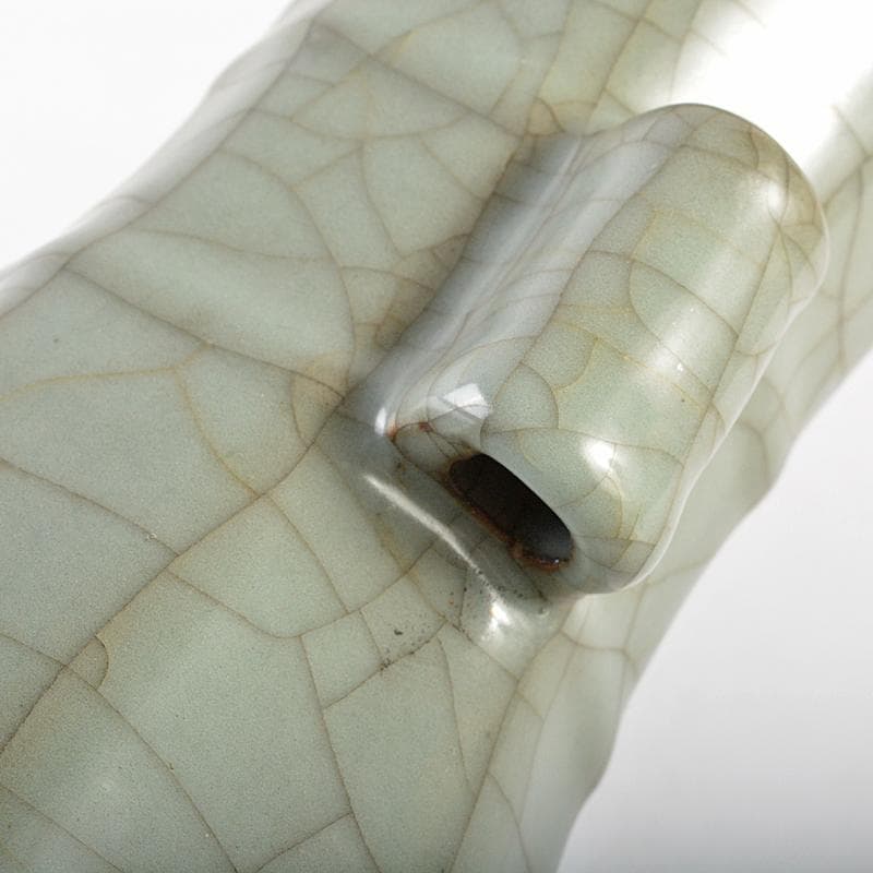 中国　汝窯　青磁　金絲鉄線　氷裂文　八角面取貫耳瓶　C　7395E