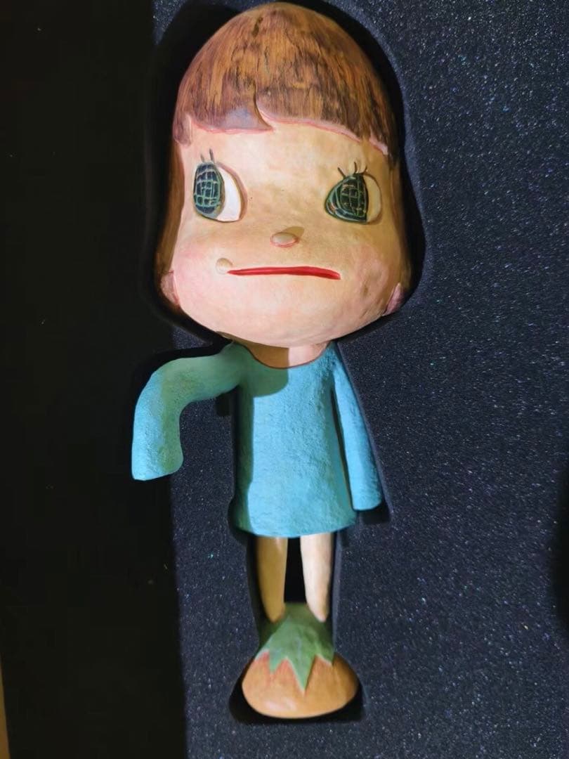 奈良美智 Hand Searching, Executed in 2017.