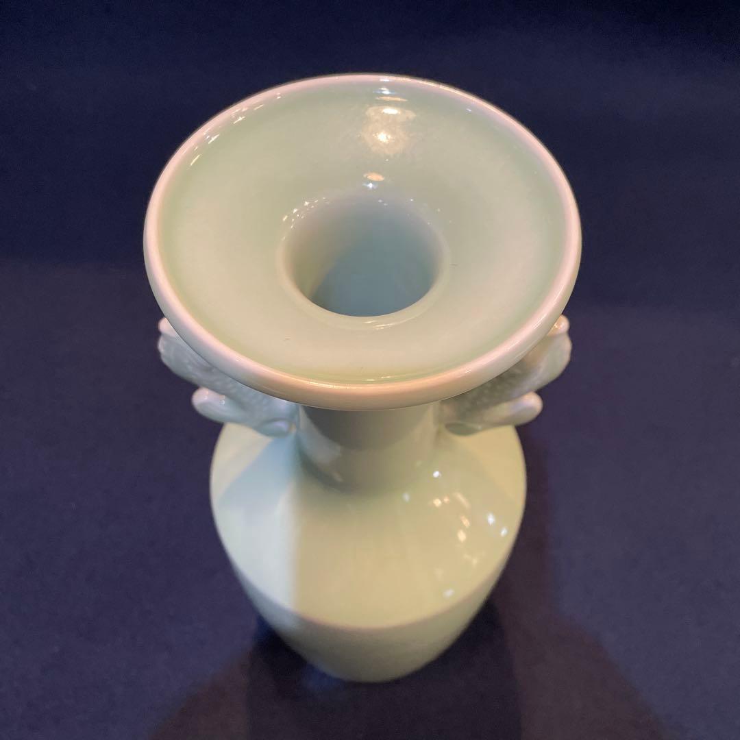 「平戸焼」青磁 【横石 嘉助】(作)の『鯱耳(シャチミミ)花瓶』共箱※美品　花入