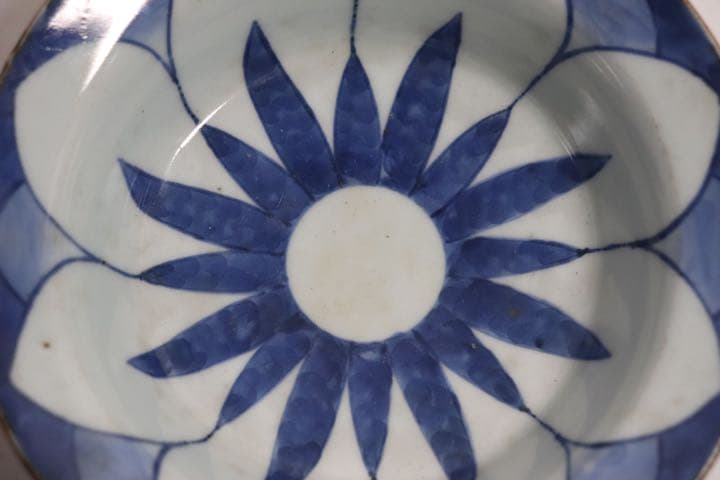 中国　明時代　染付　鉢　大明年製銘　送料込み1227