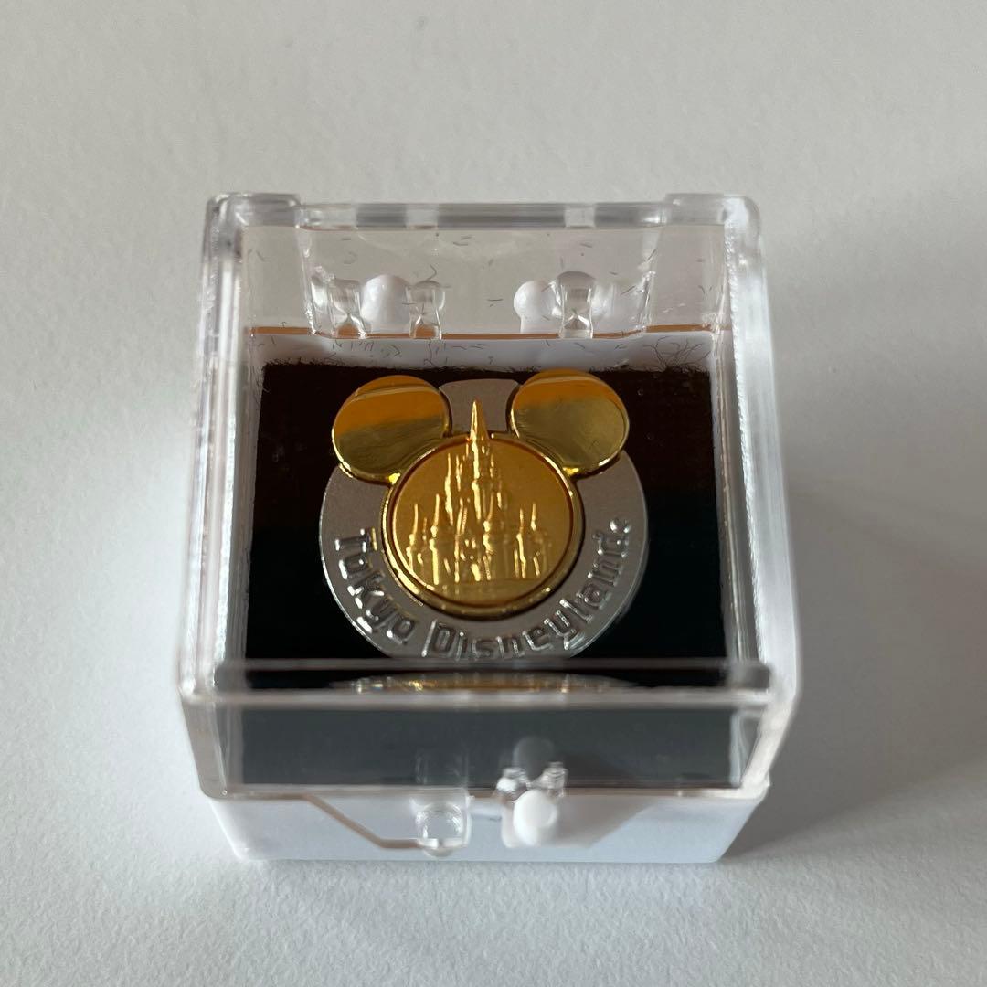 激レア　非売品　 東京ディズニーランド　関係者限定　シンデレラ城　ピンバッジ