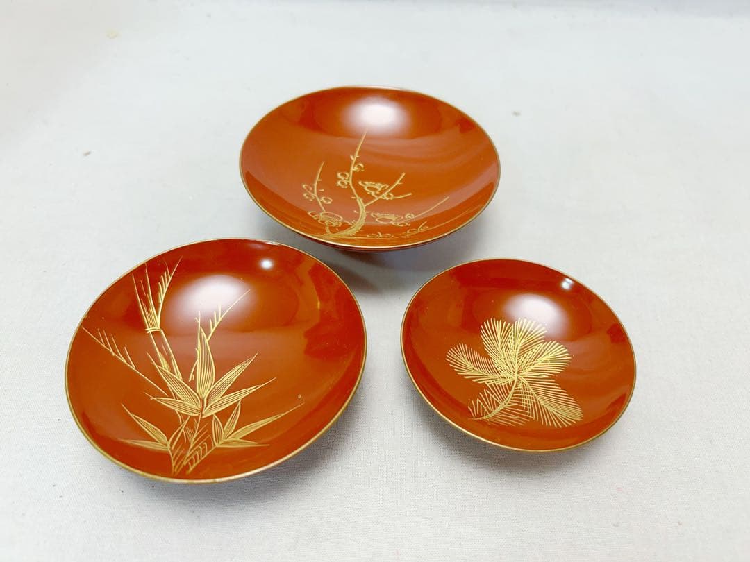 ほぼ未使用 茶道具 木製朱塗 屠蘇器五ツ揃 沈金松竹梅鶴亀蒔絵 木箱