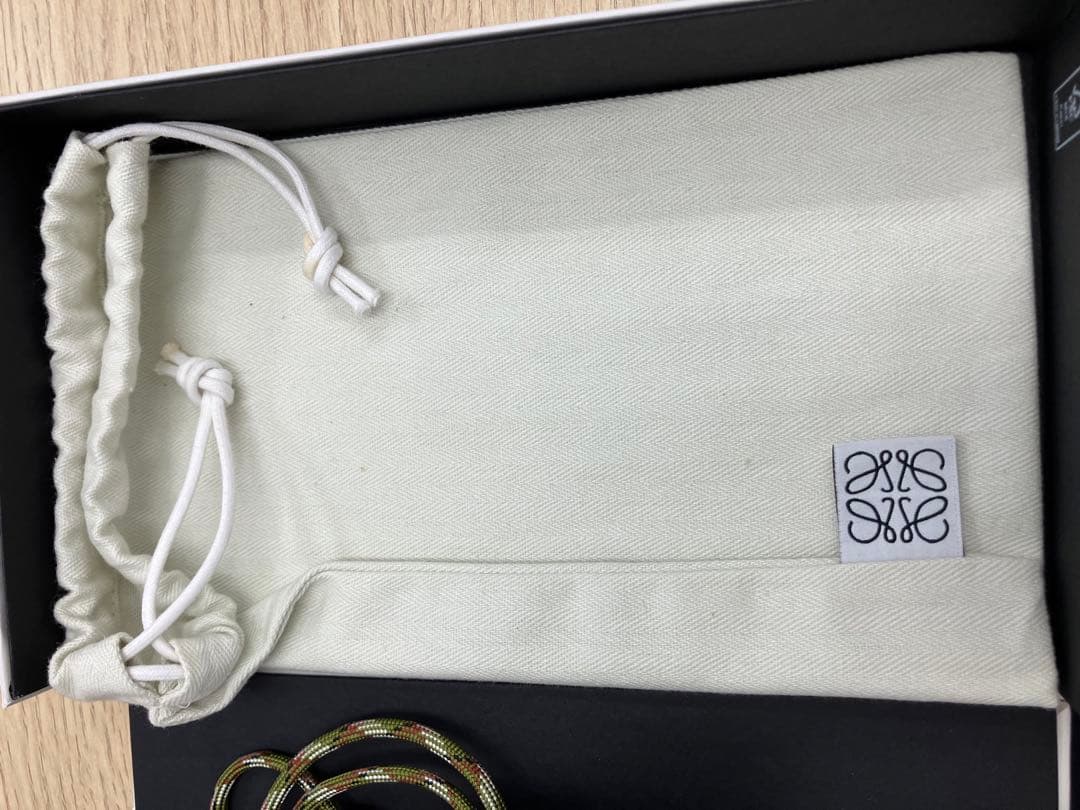 超美品　LOEWE　ネックポケット ベージュ （ロエベ）【タイムSL】