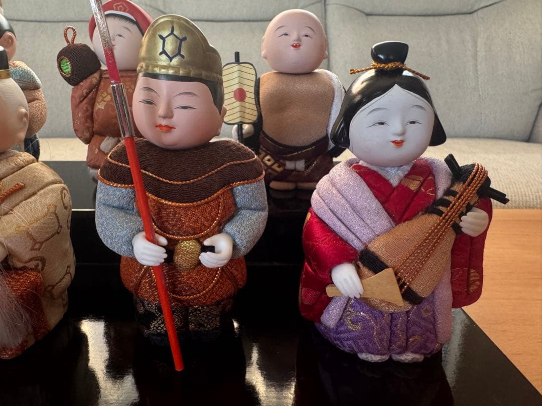 縁起物、新年/正月飾り◆木目込人形「七福神」7体＋ひな壇、金屏風、名前札 セット