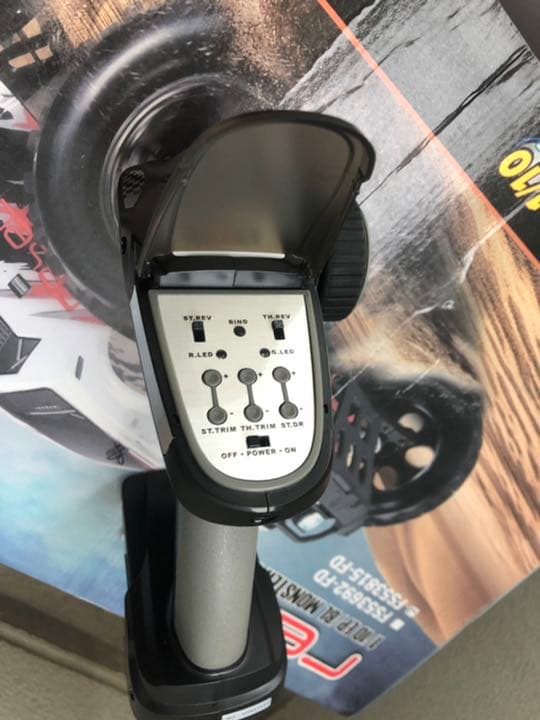 FSレーシング　モンスタートラック1/10RTR 8.4V セット