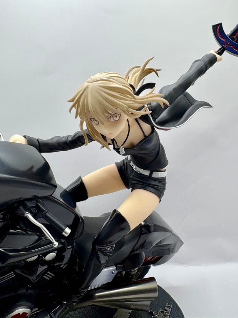 セイバー/アルトリア・ペンドラゴン〔オルタ〕＆キュイラッシェ・ノワール