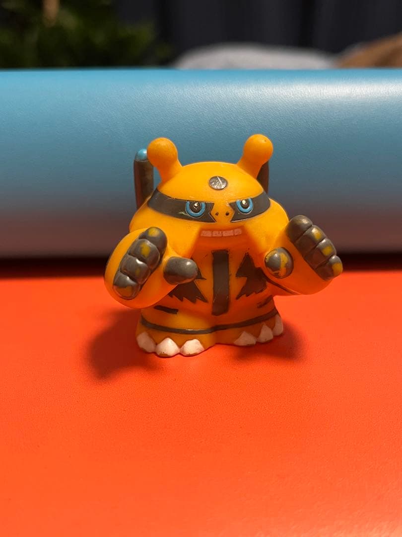 ポケモンキッズ　エレキブル　色違い　指人形