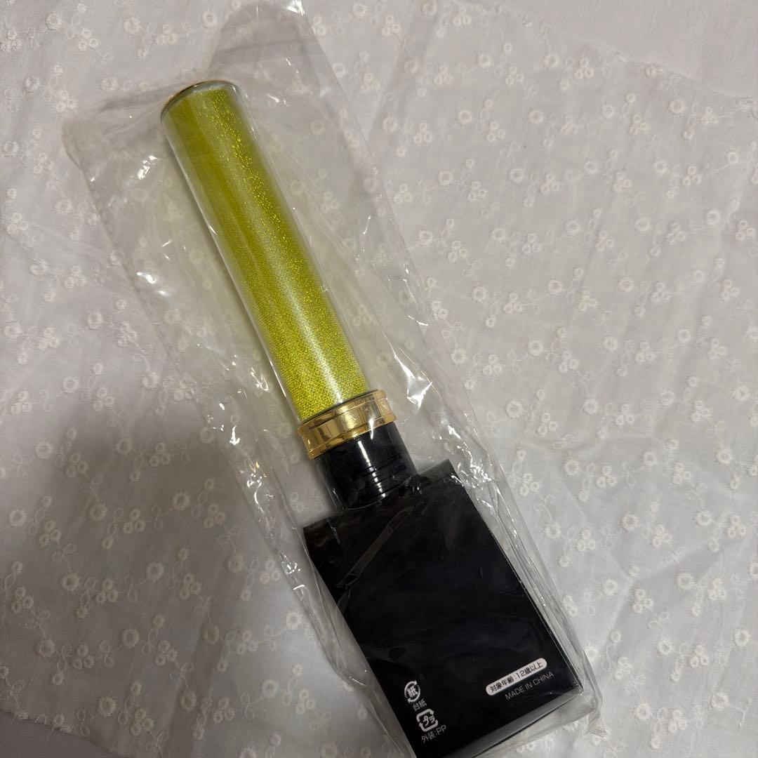 s. 吉田仁人ペンライト・トレカ