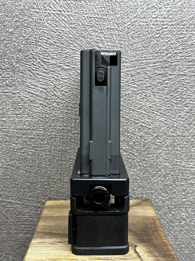 R7-18 東京マルイ GBB M4 マガジンアダプター 外部ソース仕様